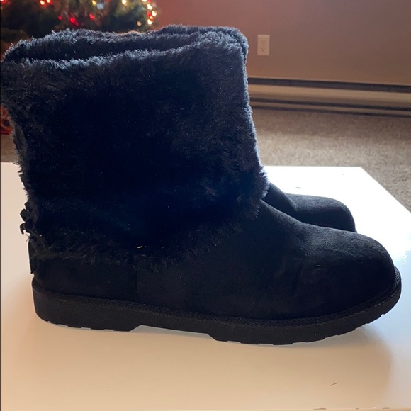 Fur boots - Picture 4 of 4